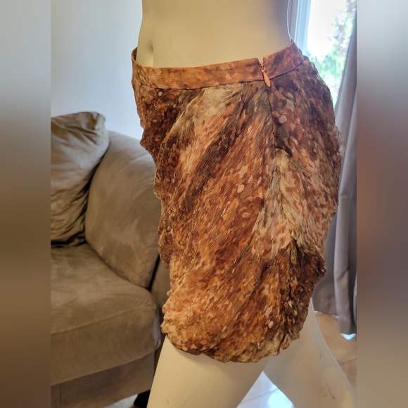 Mini Skirt - Picture 3 of 9